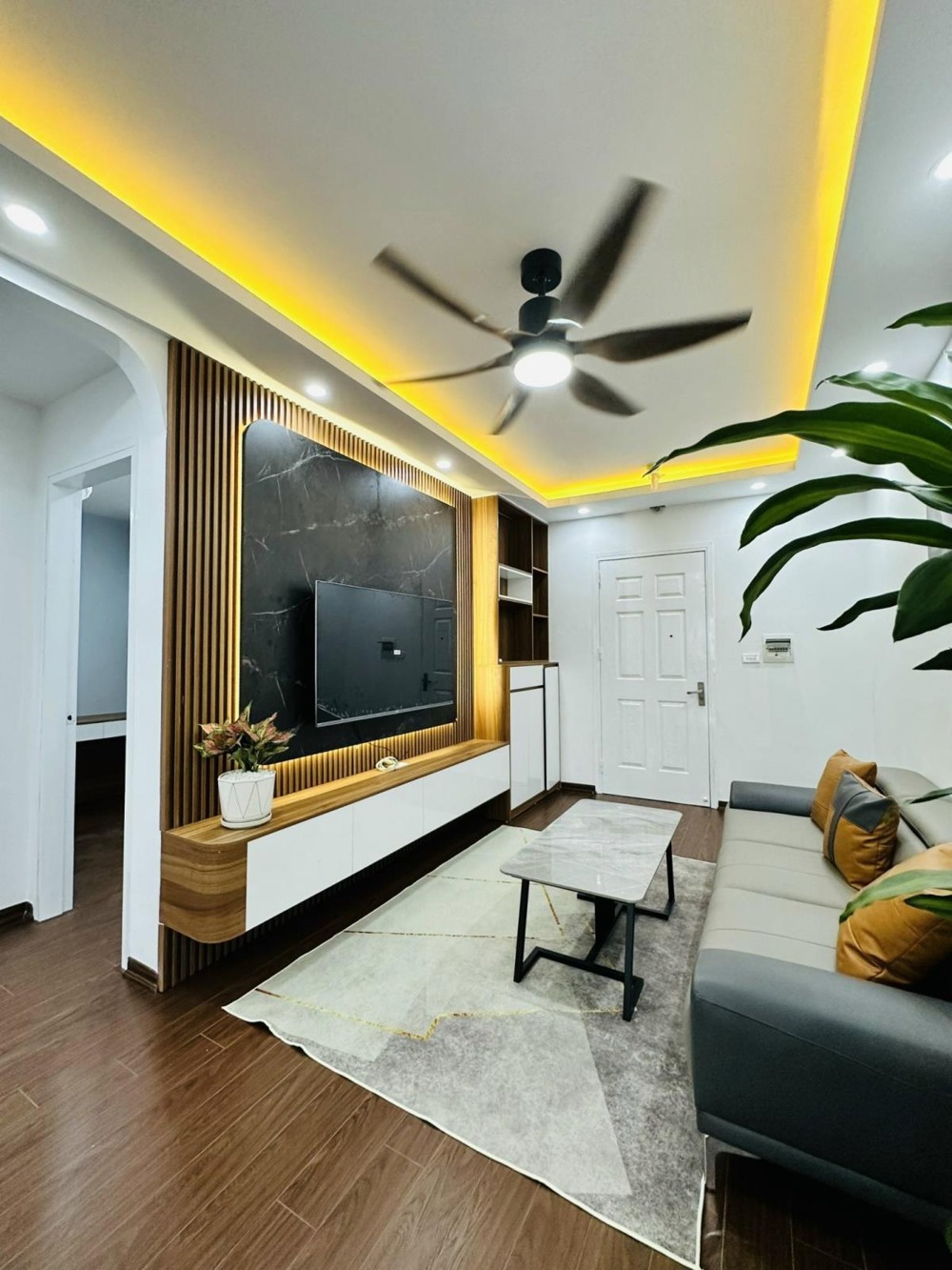 Căn 2PN, 2VS, 72m² HH2A Linh Đàm: View Hồ, Full Đồ, Hỗ Trợ Bank