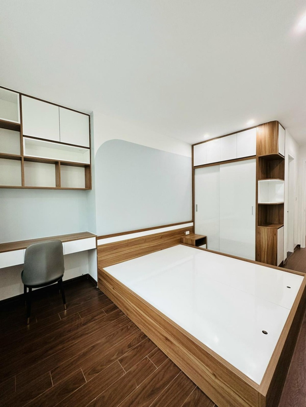 Căn 2PN, 2VS, 72m² HH2A Linh Đàm: View Hồ, Full Đồ, Hỗ Trợ Bank