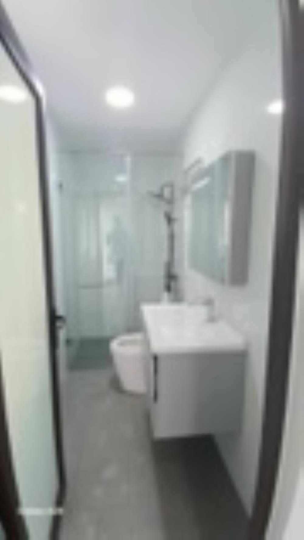 Cổ Nhuế: Mua nhà mặt tiền thang máy 34m2, 7.4 tỷ - Vị trí đắc địa