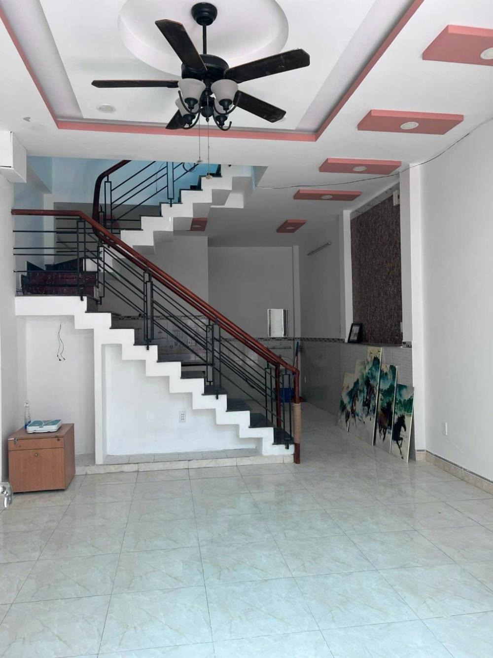Nhà 3 Tầng Phú Hữu - Vị Trí Đẹp, Giá Tốt - Ms. Kim Tuyến