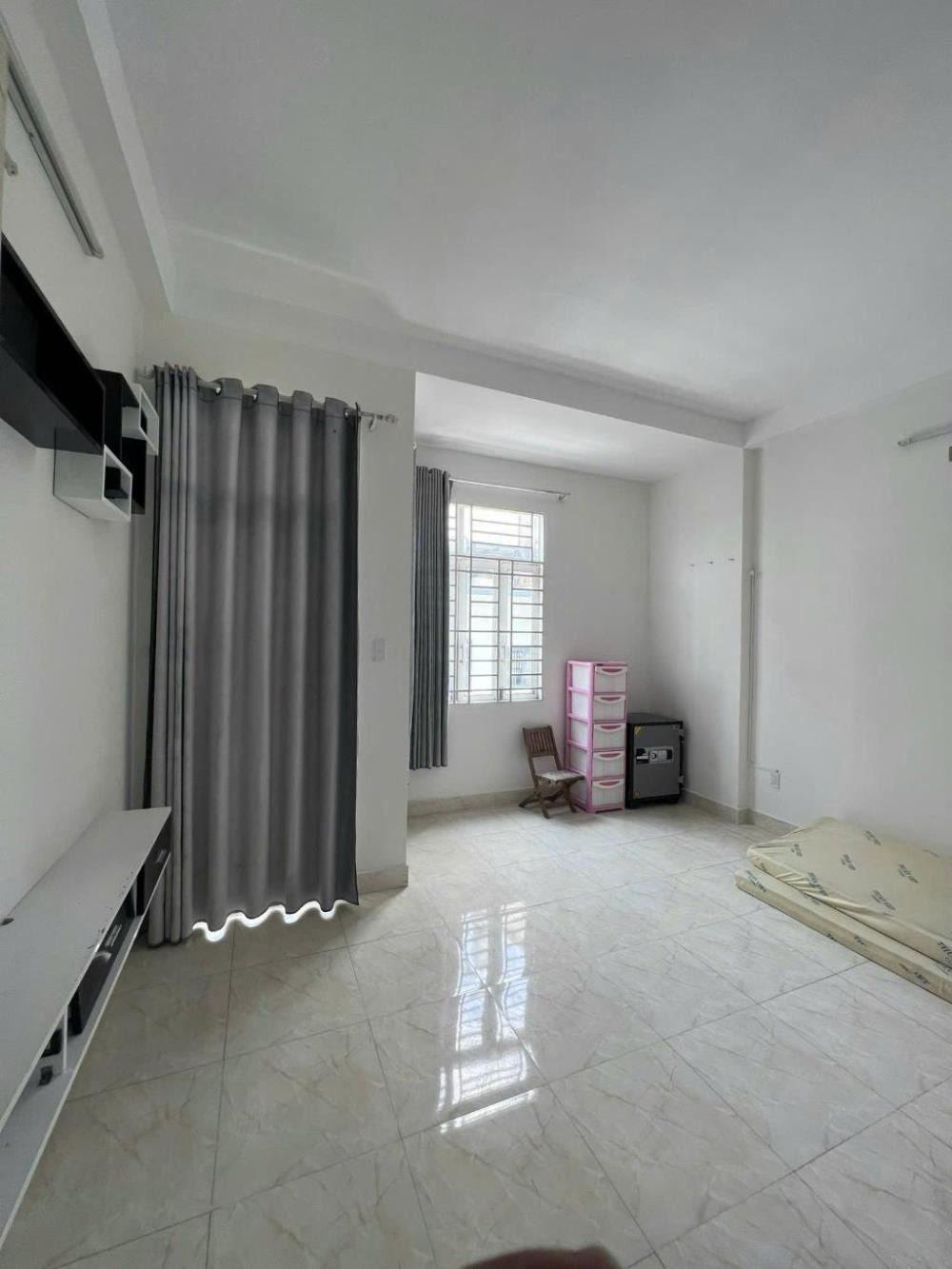 Nhà 3 Tầng Phú Hữu - Vị Trí Đẹp, Giá Tốt - Ms. Kim Tuyến