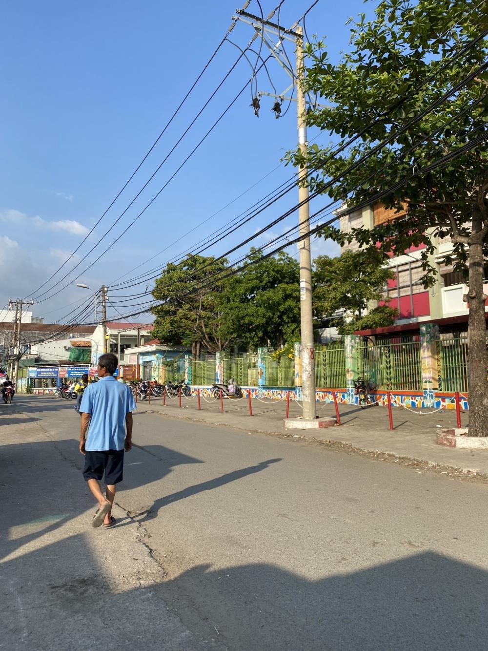 Nhà 3 Tầng Phú Hữu - Vị Trí Đẹp, Giá Tốt - Ms. Kim Tuyến