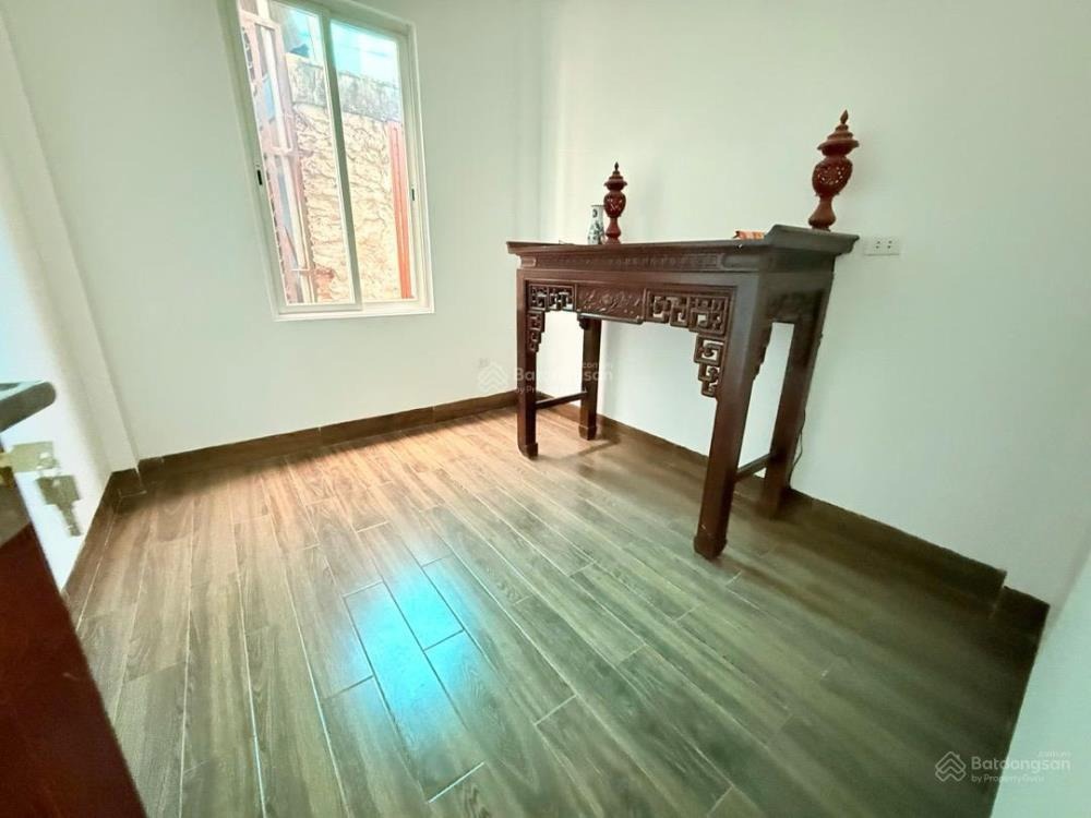 Bán nhà Nguyễn Trãi - Gần Royal City - 32m2 - Giá 6.8 tỷ - Ô tô đỗ cổng