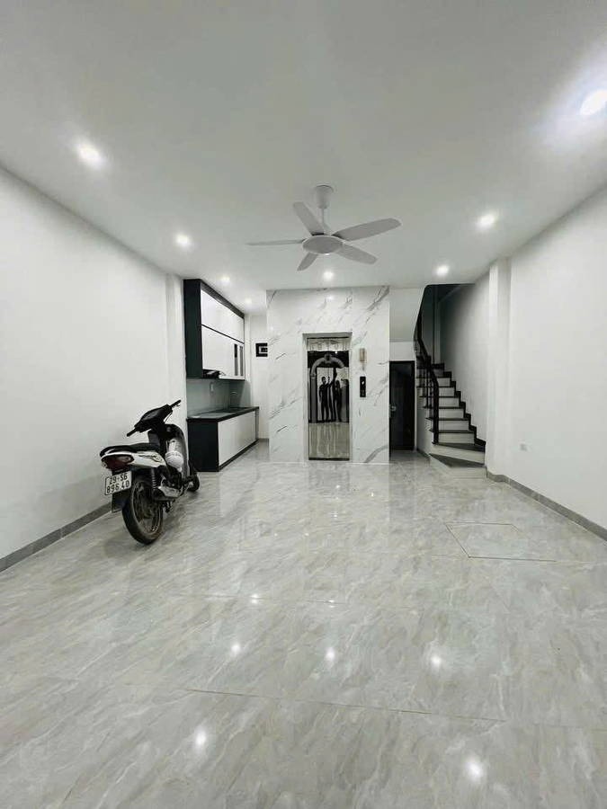 Bán Nhà Ngoc Hà - Ba Đình 40m2 x 5 Tầng, Mặt Tiền 4.6m - Nhà Đẹp, Thang Máy, Sổ Đỏ