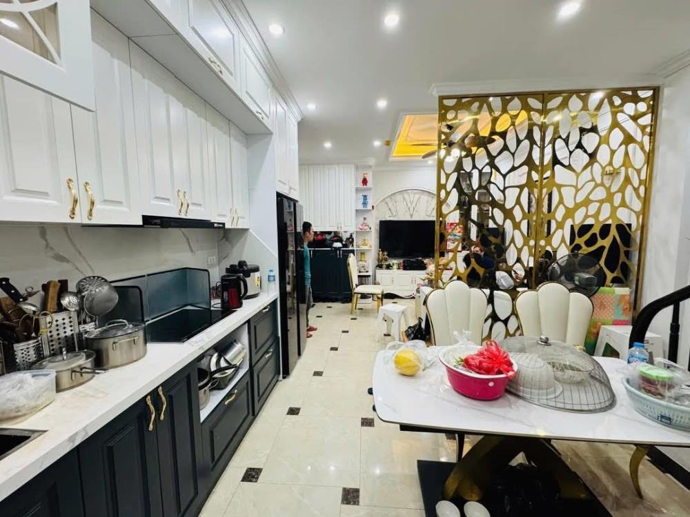 Nhà Đẹp Ngọc Hà Ba Đình 40m2, 5 Tầng - Vị Trí Đắc Địa, Nội Thất Sịn