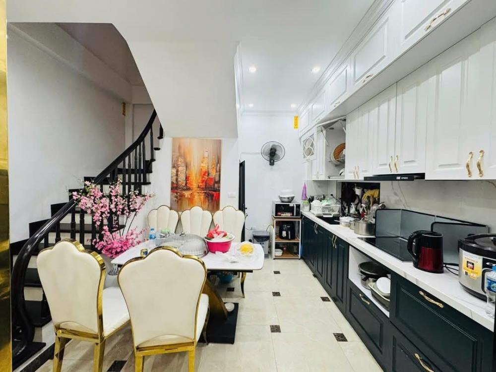 Nhà Đẹp Ngọc Hà Ba Đình 40m2, 5 Tầng - Vị Trí Đắc Địa, Nội Thất Sịn