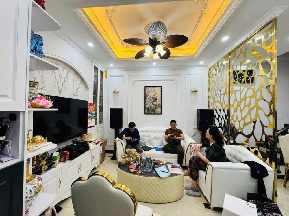 Nhà Đẹp Ngọc Hà Ba Đình 40m2, 5 Tầng - Vị Trí Đắc Địa, Nội Thất Sịn
