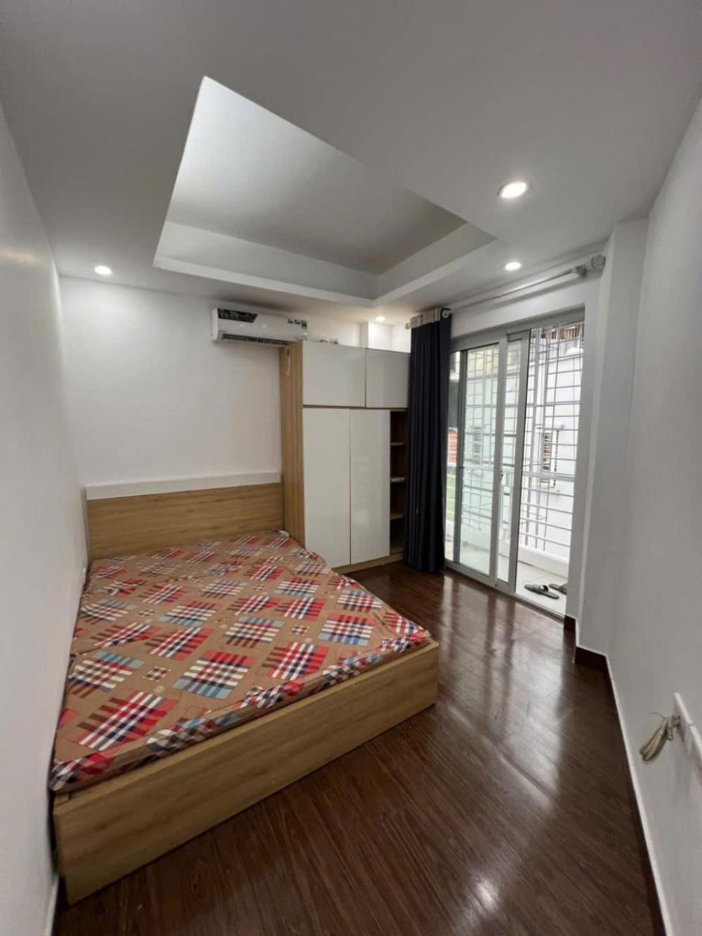 Bán căn hộ 2PN, 50m² Lạc Long Quân - Vị trí đẹp, tiện ích đầy đủ