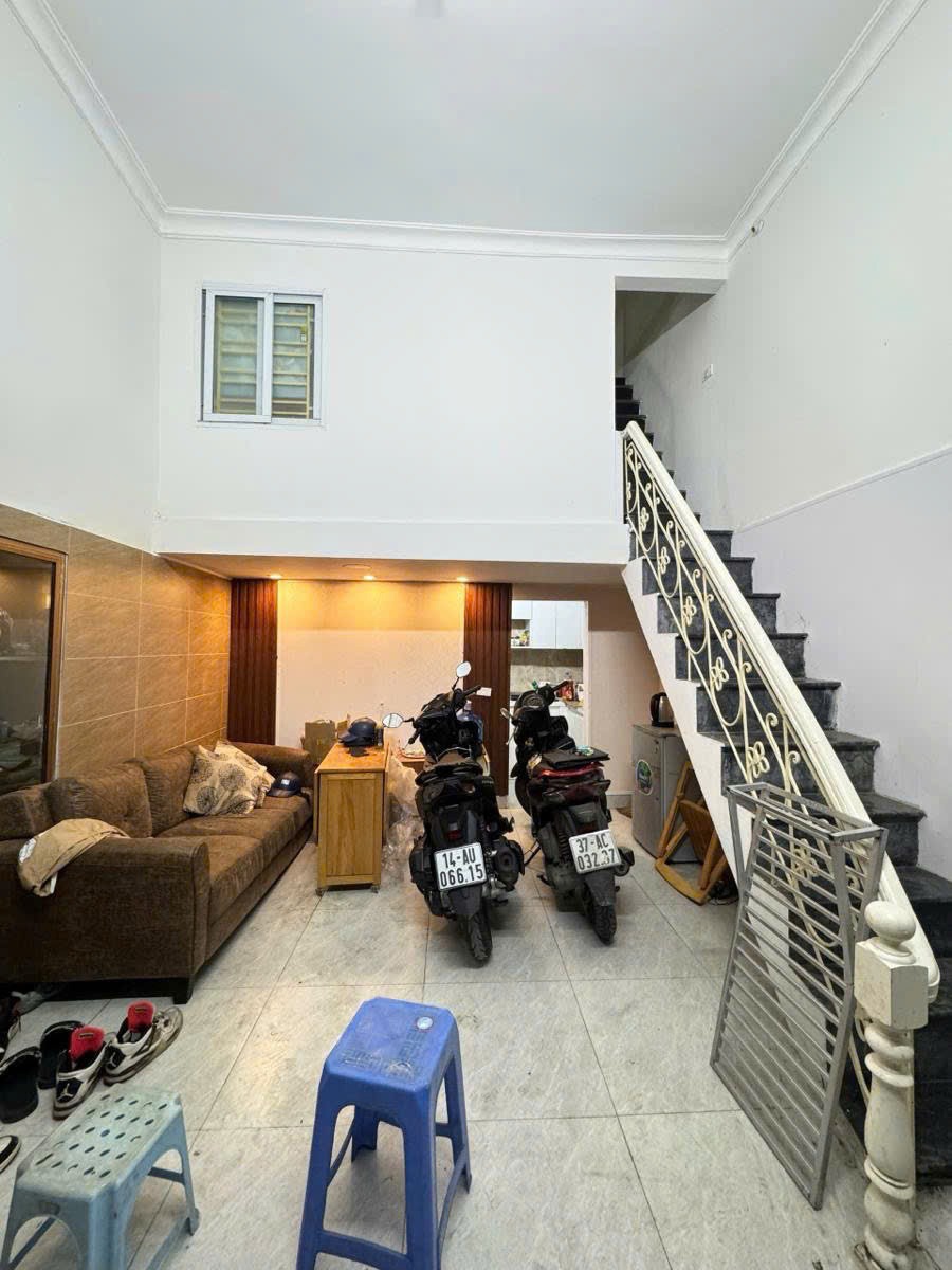 Bán Nhà Riêng Tân Mai 4.3 Tỷ - 30m2, 4 Tầng, Ngõ Ô Tô