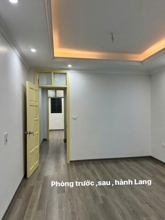 Bán Gấp Nhà Trần Thái Tông - 40m2, 5 Tầng, Giá 12.2 Tỷ - Vị Trí Đắc Địa