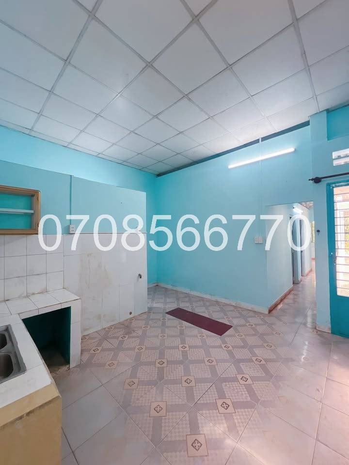 Nhà gần Quốc Lộ 1A: 80m2, 1 Tầng, Giá 1.4 Tỷ - Vị Trí Đắc Địa