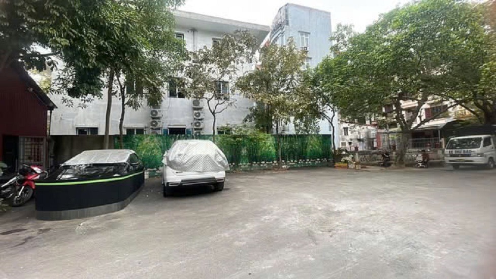 Bán nhà 5 tầng, ô tô đỗ cửa, mặt đường Phúc Diễn - Giá 7.95 tỷ