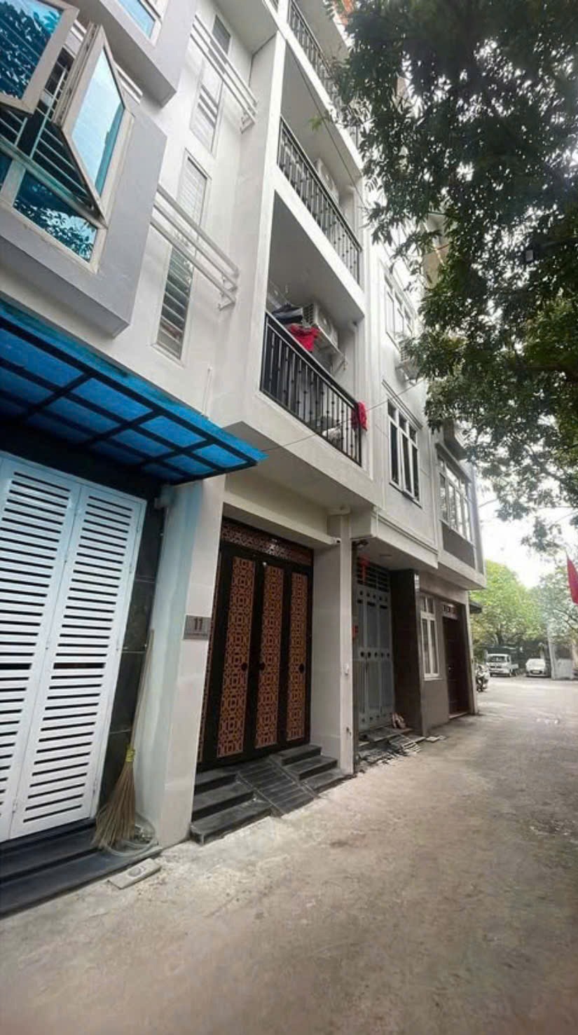 Bán nhà 5 tầng, ô tô đỗ cửa, mặt đường Phúc Diễn - Giá 7.95 tỷ