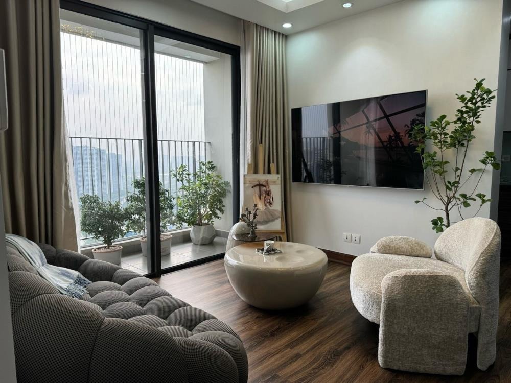 Cần Bán Căn Hộ 3PN VinHomes D’Capitale - Giá 8.5 tỷ, Tầng Trung, View Đẹp