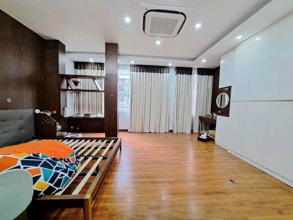 Bán Nhà Phố Khương Trung - Góc 3 Mặt Đường, 56m2, 4 Tầng - 17.5 Tỷ