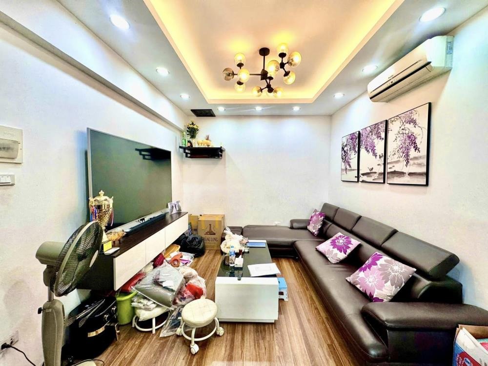 Bán Chung Cư B11C Nam Trung Yên 60m2 - 2PN - Giá 4 Tỷ - Vị Trí Đắc Địa