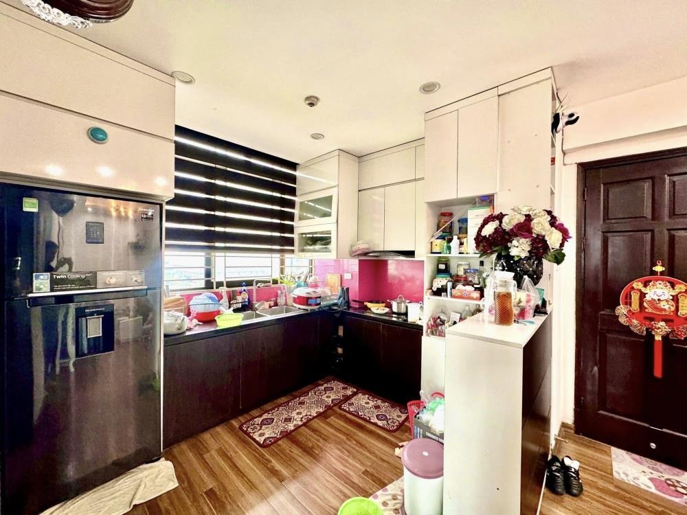 Bán Chung Cư B11C Nam Trung Yên 60m2 - 2PN - Giá 4 Tỷ - Vị Trí Đắc Địa