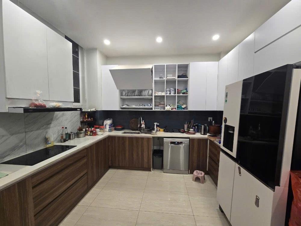 Bán Nhà Phố Tam Khương - 3 Bước Ra Phố, Mặt Ngõ Ô Tô, 103m2, 7 Tầng - 31 tỷ