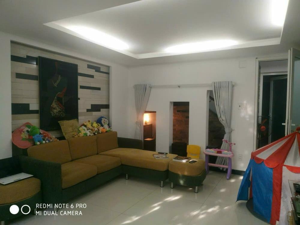 Bán nhà 4 tầng, Đào Duy Anh, P9: 240m2, 11.3 tỷ - Vị trí đẹp, tiện di chuyển