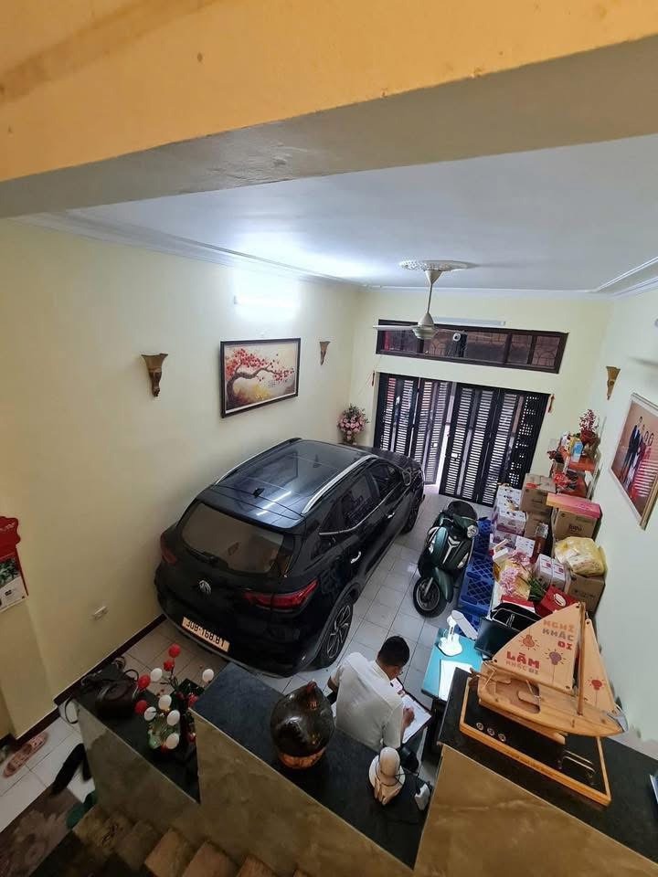 Bán nhà phân lô Xuân La - Tây Hồ: 55m², 4 tầng, MT4m, ô tô tránh, KD tốt