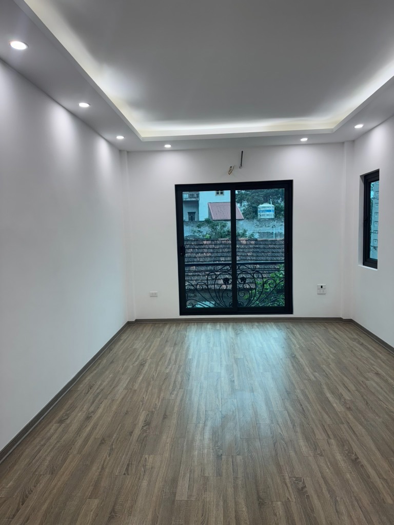 Bán nhà mới 5 tầng, 35m², phường Thượng Cát, quận Liên Chiểu - Giá 5.3 tỷ