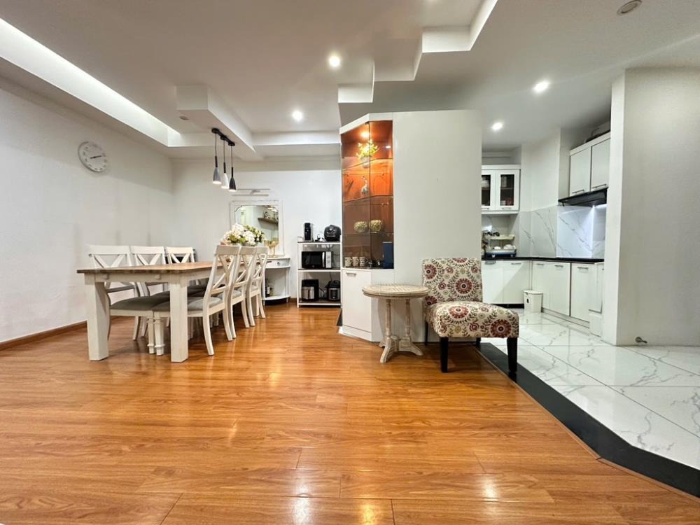 Mặt phố Trần Đăng Ninh - 3 ngủ, 2 WC, Lô Góc - Nhà đẹp ở ngay