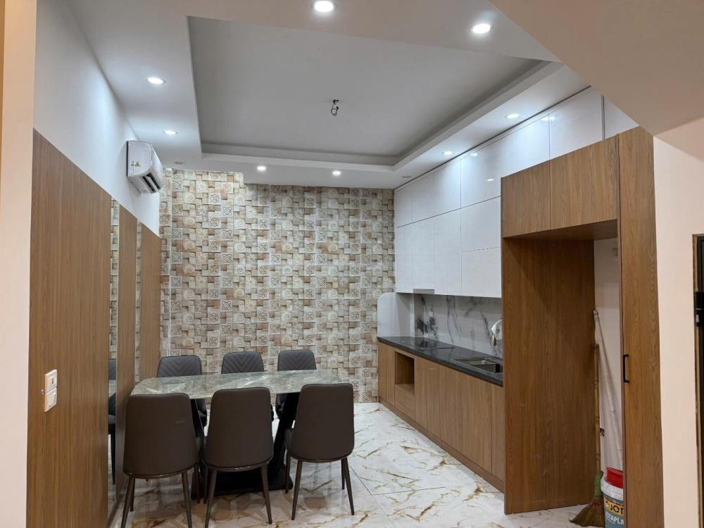Bán Nhà Liên Mạc - 45m² x 5 Tầng - Giá 6 Tỷ - Gần THPT Thượng Cát