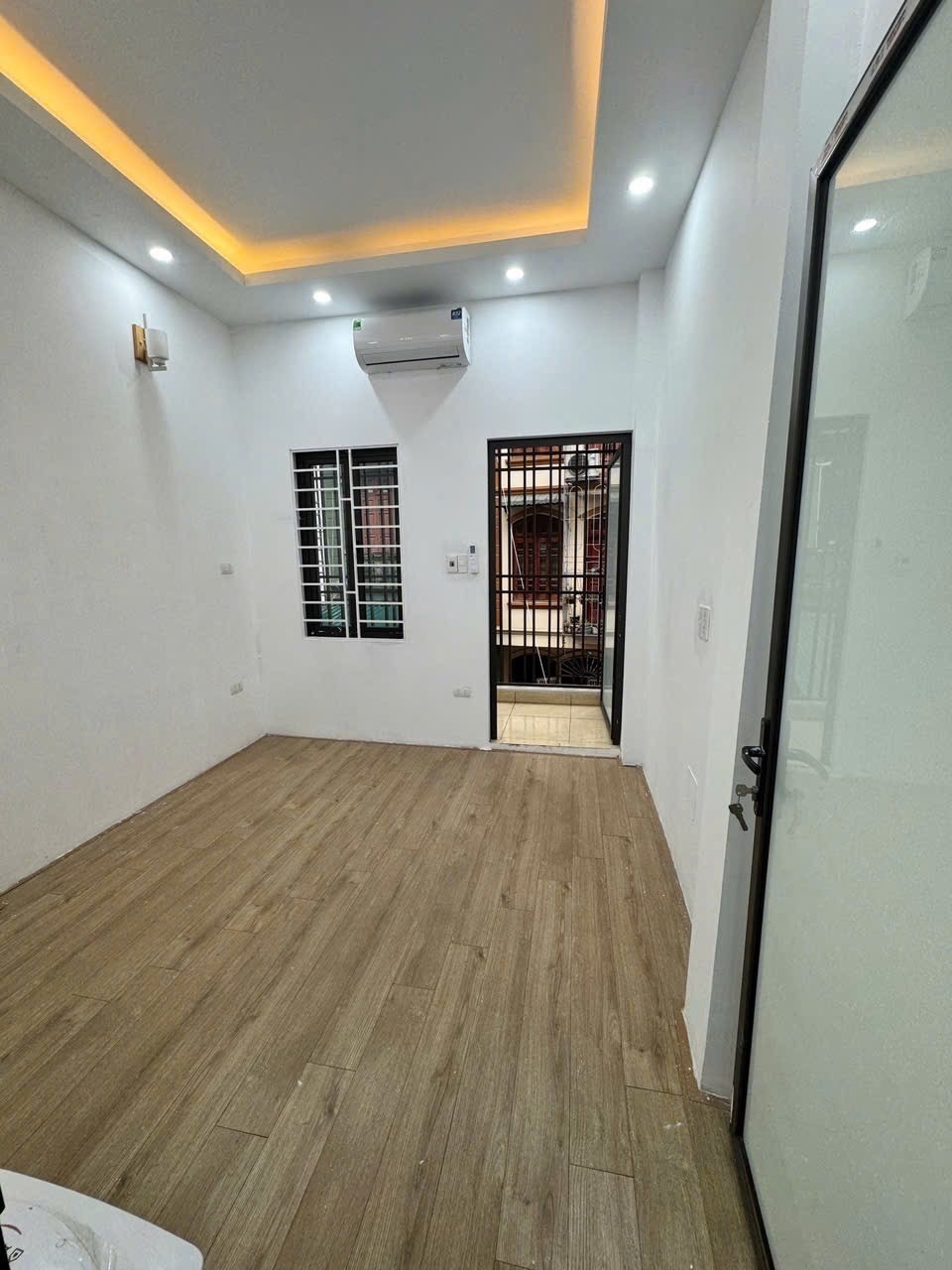 Bán nhà 43m2 Nguyễn Đức Cảnh 6 tỷ 6 - Gần Ô Tô, 5 Phòng Ngủ