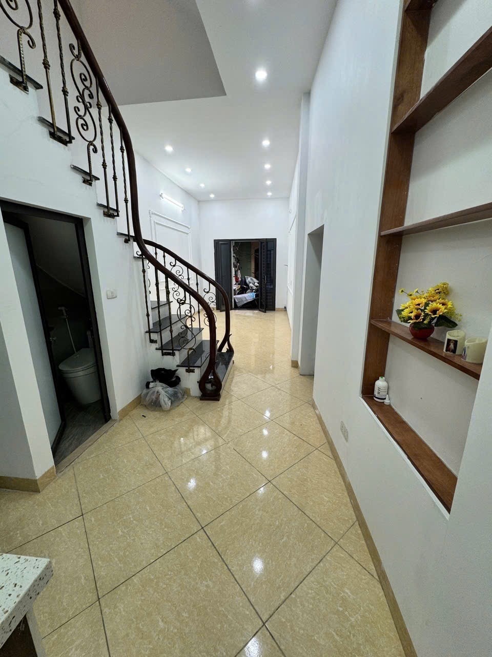 Bán nhà 43m2 Nguyễn Đức Cảnh 6 tỷ 6 - Gần Ô Tô, 5 Phòng Ngủ