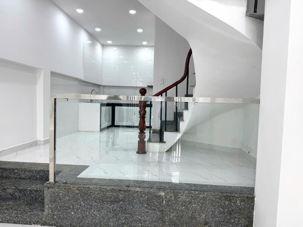 Nhà 3 Tầng Gò Vấp - Vị Trí Đắc Địa, Giá Tốt - Không Cần Sửa