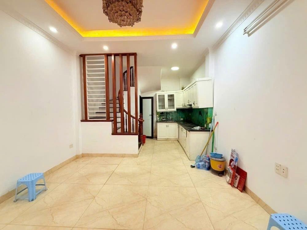 Nhà 6 tỷ - 209 Đội Cấn: Ngõ Rộng, Thoáng, Mặt Tiền Đẹp