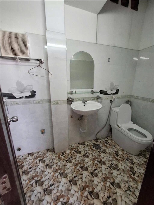 Bán nhà trung tâm Quận 8 - 4 Phòng Ngủ, 165m², 3 Tầng - Giá 4.55 Tỷ