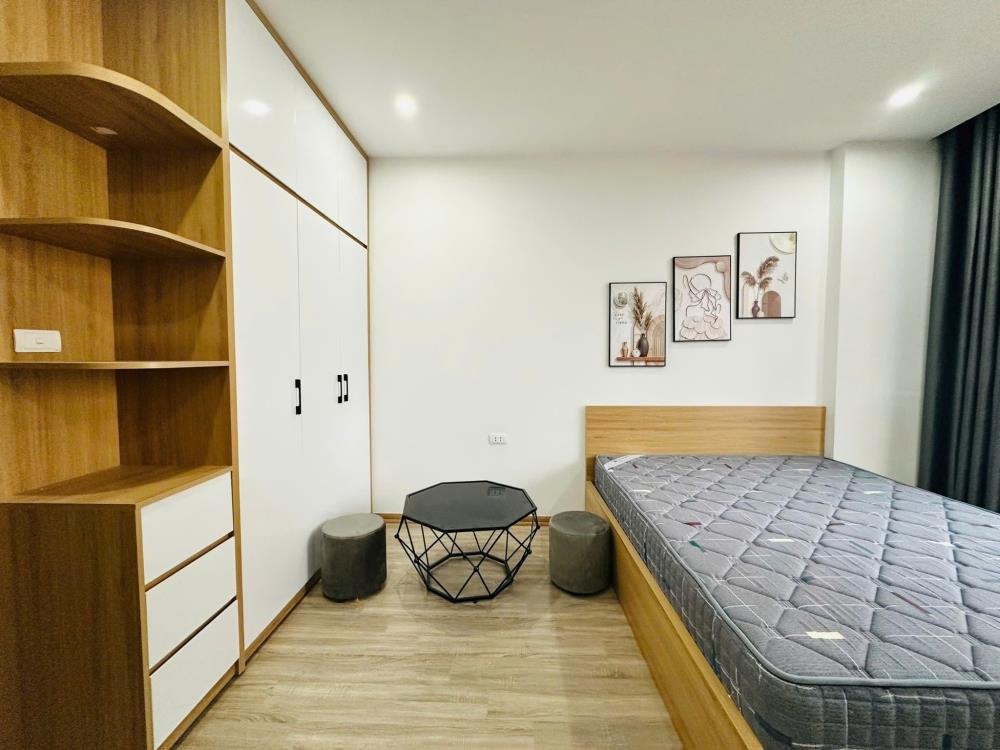 Bán 75m² - 8 Tầng - Mặt Tiền Lạc Long Quân - Tây Hồ - Giá Tốt