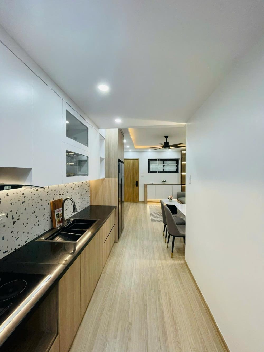 Căn hộ hiếm có - 76m2 - 3PN - Bán đảo Linh Đàm - Giá 4.75 tỷ