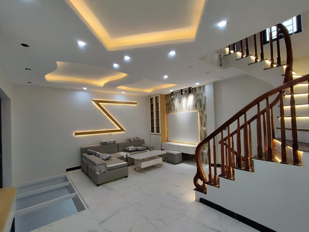 Bán nhà Hà Trì Vị Trí Đẹp, 33m2, 5 Tầng, Giá 5.8 Tỷ - Pháp Lý Sổ Đỏ