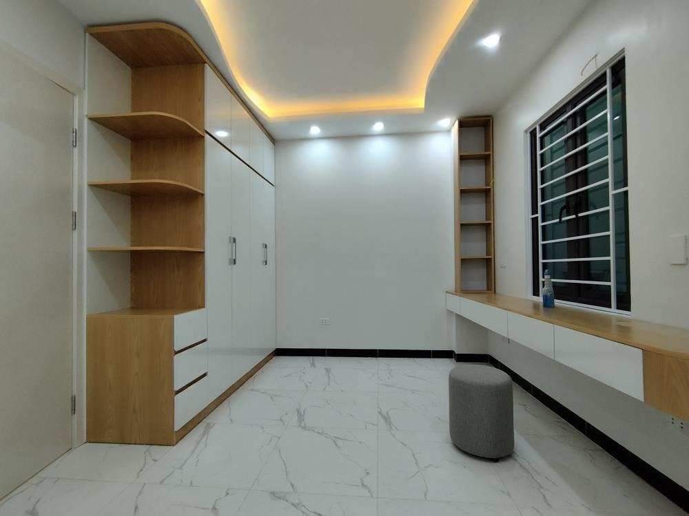 Bán nhà Hà Trì Vị Trí Đẹp, 33m2, 5 Tầng, Giá 5.8 Tỷ - Pháp Lý Sổ Đỏ