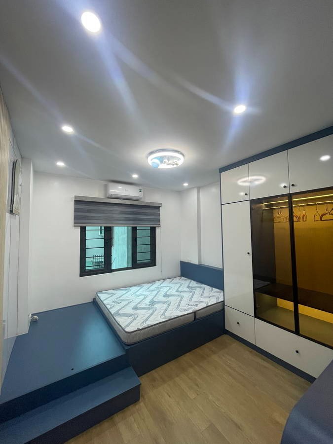 Nhà đẹp Long Biên | 4 Tầng, Mặt Tiền Rộng, Vị Trí Kim Cương