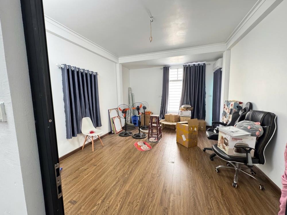Căn hộ Kim Liên 90m2, 2PN, Ngõ Ô Tô, Giá 4.2 tỷ - Vị Trí Vàng