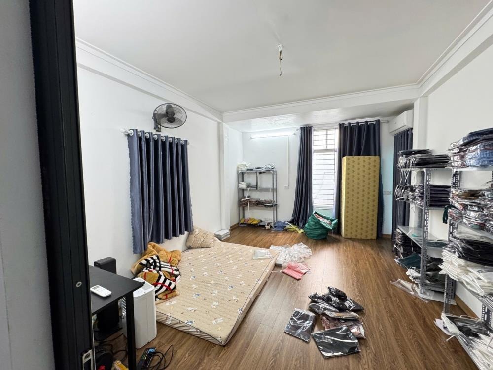 Căn hộ Kim Liên 90m2, 2PN, Ngõ Ô Tô, Giá 4.2 tỷ - Vị Trí Vàng