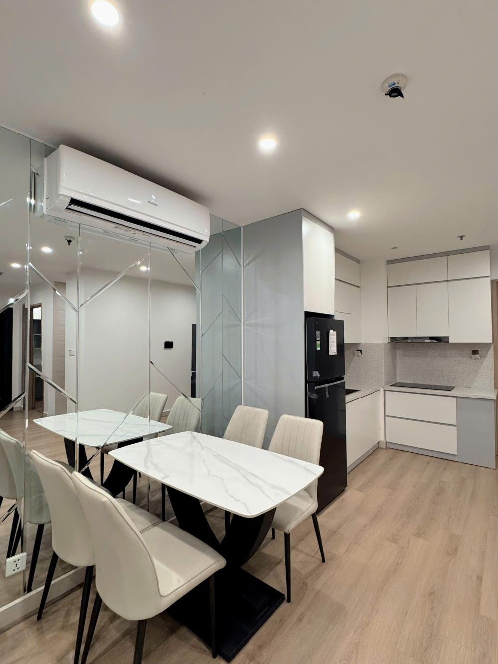 Bán chung cư Vinhomes Smart City Tây Mỗ - 2PN, 55m², View Đẹp, Giá Tốt