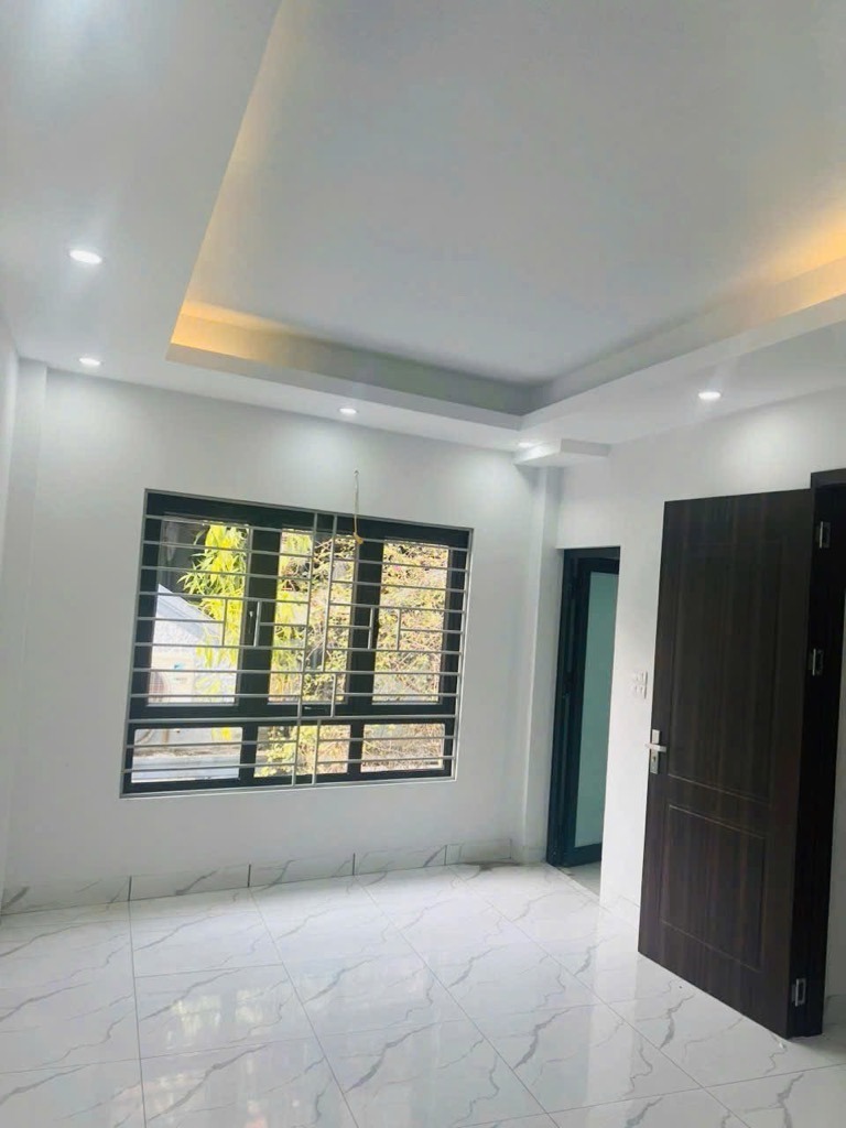 Bán nhà gia quất 5 tầng, ô tô tránh, mới cứng đẹp long lanh