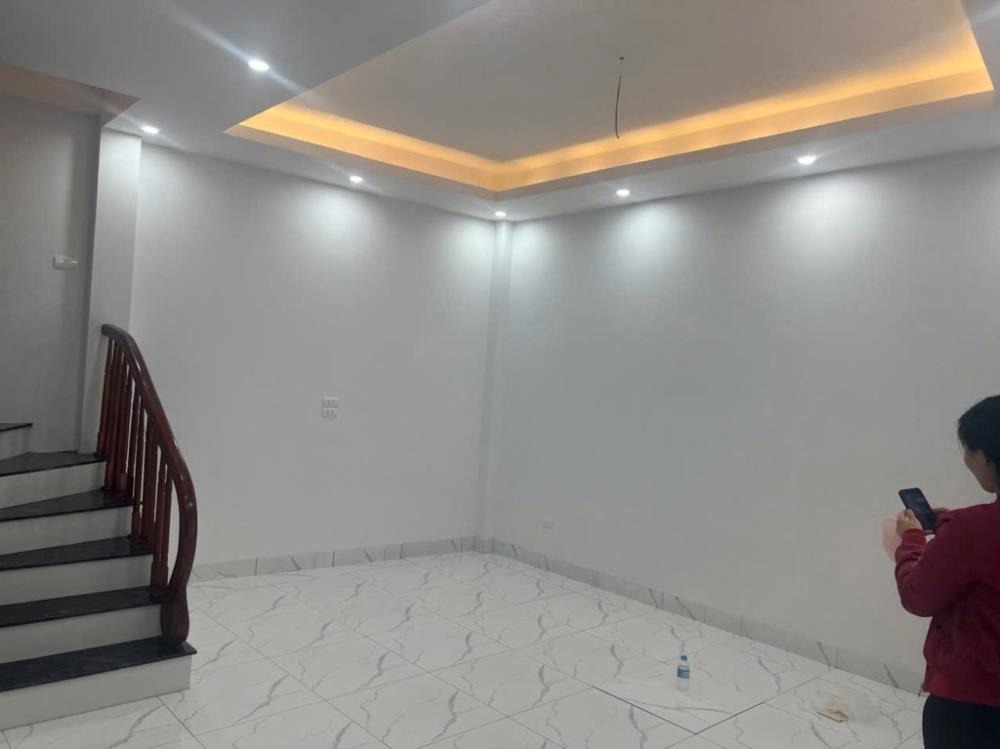 Bán nhà gia quất 5 tầng, ô tô tránh, mới cứng đẹp long lanh
