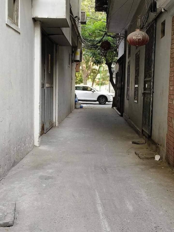 Bán nhà 6 tầng, thang máy, sân riêng Hoàng Hoa Thám, Ba Đình - 8.6 tỷ