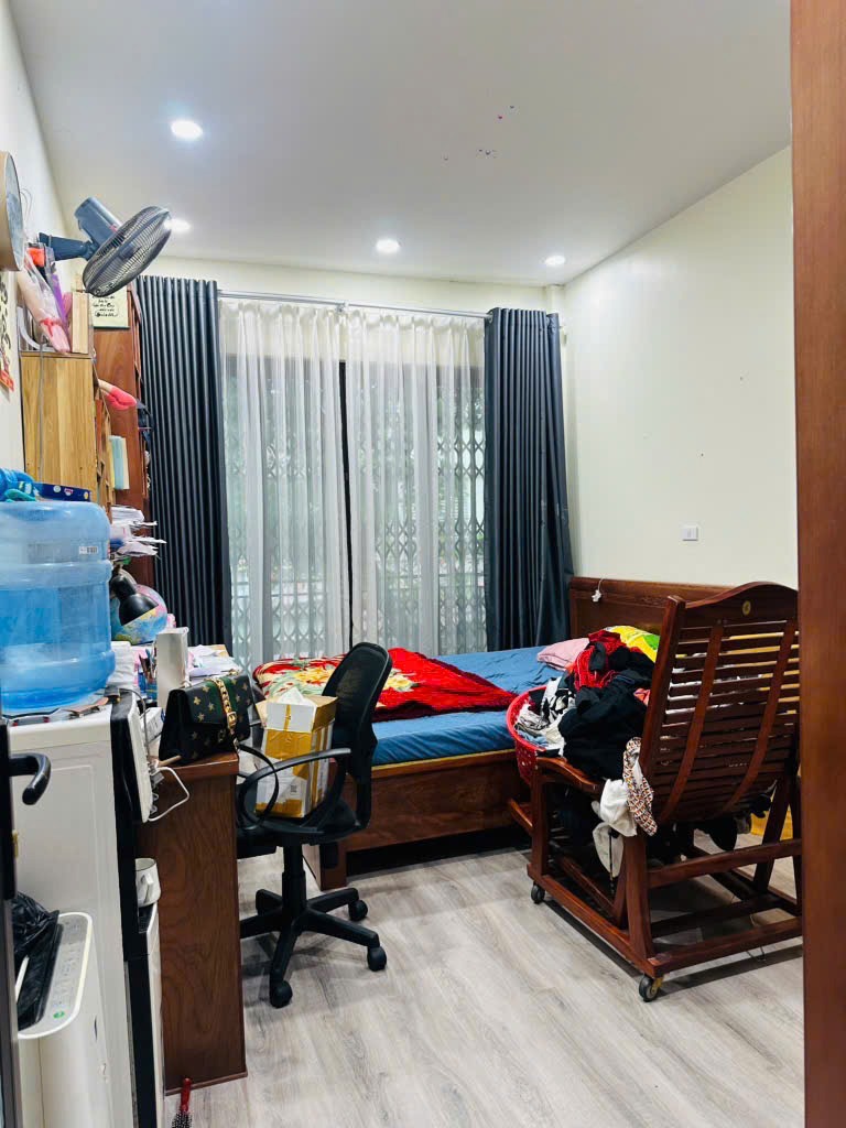 Bán Đất Thổ Cư 82m2 - 3 Tầng - View Hồ - Giá 10.3 Tỷ - Vị Trí Đắc Địa