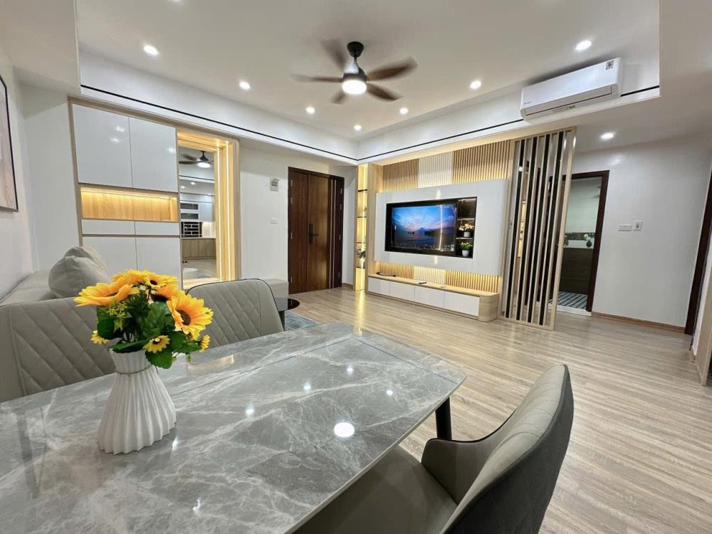 Bán Căn Hộ Oct2 Đơn Nguyên 2 Linh Đàm: 3PN, Full Nội Thất, View Hồ