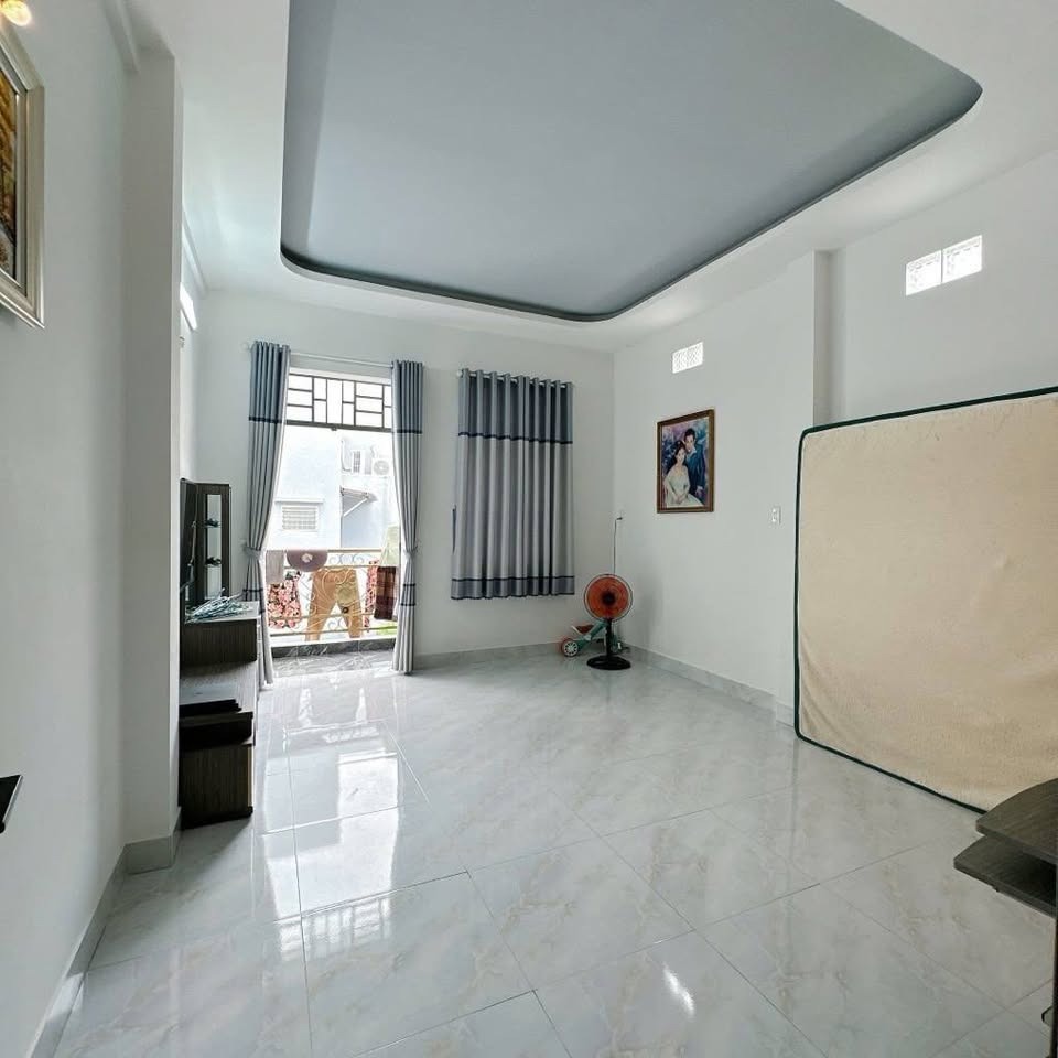 Bán nhà Bình Chánh 80m2, 1 trệt 1 lầu - Giá 1.6 tỷ (TL)
