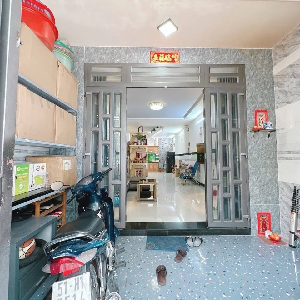 Bán nhà Bình Chánh 80m2, 1 trệt 1 lầu - Giá 1.6 tỷ (TL)