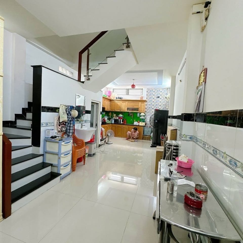 Bán nhà Bình Chánh 80m2, 1 trệt 1 lầu - Giá 1.6 tỷ (TL)