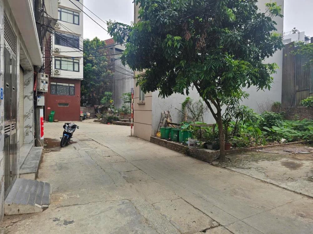 Bán đất phân lô cán bộ - 50m2, mặt tiền 4.5m, ô tô vào nhà, giá 8 tỷ