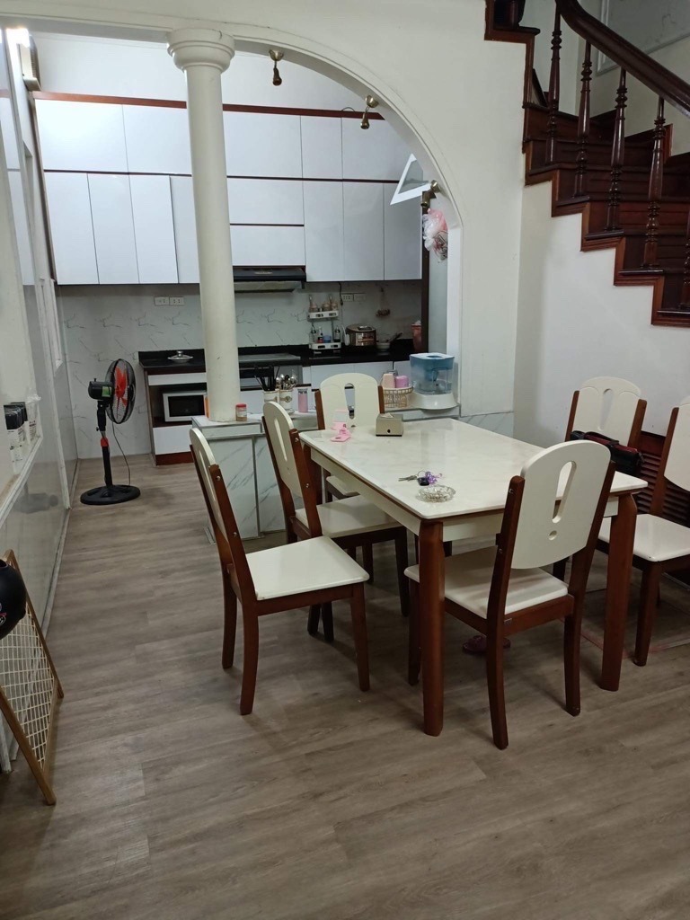 Siêu Hiếm Thái Hà: Nhà Đẹp 61m2, Mặt Tiền 7.6m, 10 Tỷ Quận Đống Đa